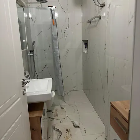Ori -apartament Golem (Tirana)